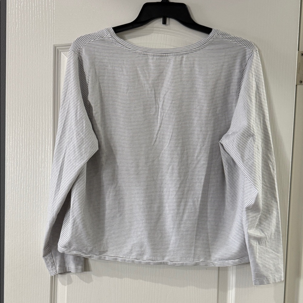 Athleta White with Gray Striped V-Neck Long Sleeve Top‎ XL - Picture 5 of 6